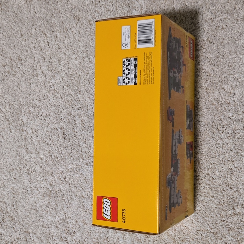 Lego Mini Knights Castle Set - Picture 2 of 3
